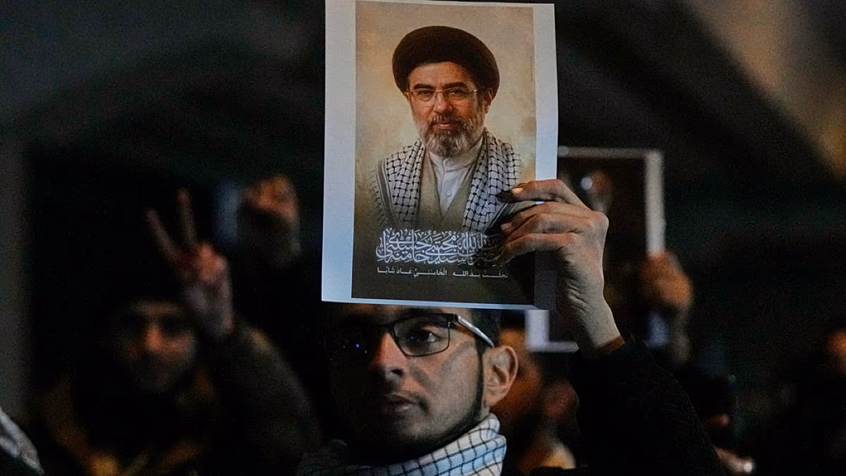 Un dernier hommage populaire à Khamenei met en scène le soutien au système du Guide suprême