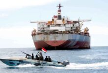 Un navire marchand endommagé lors d’une attaque de pirates au large du Yémen