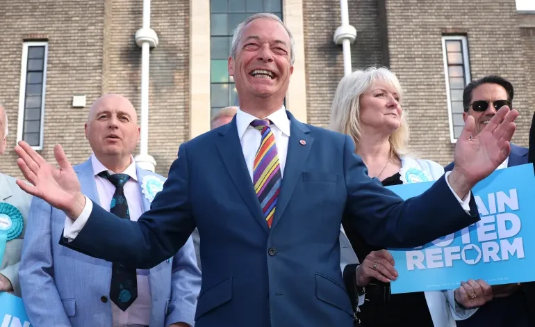 Farage face au Comte Visage de Seau : une élection britannique hors du commun