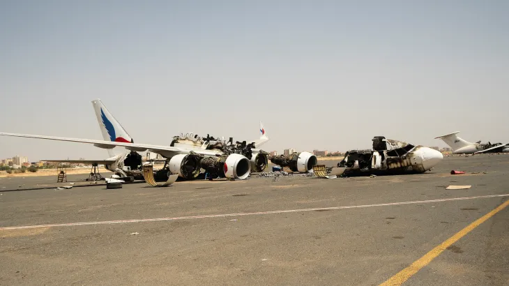 L’aviation militaire cible les civils au Soudan : retracer la chaîne de commandement et le parcours des bombes