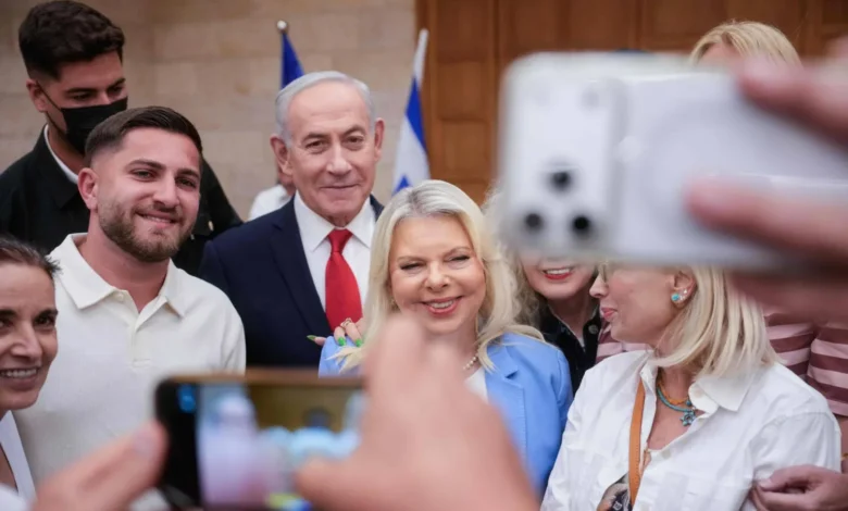 Netanyahu révèle une tentative iranienne d’assassinat contre son fils : pourquoi maintenant ?