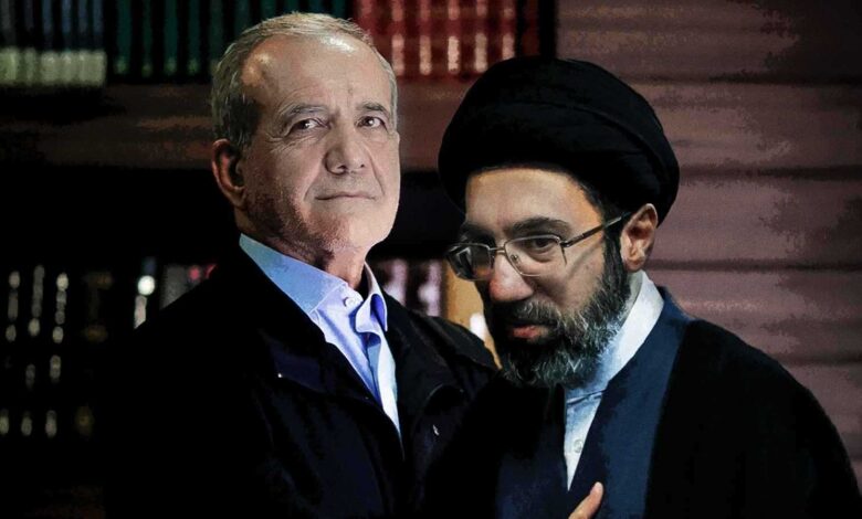 Refus de poignée de main et visage dissimulé : des révélations troublantes sur la rencontre entre Mojtaba Khamenei et Pezeshkian