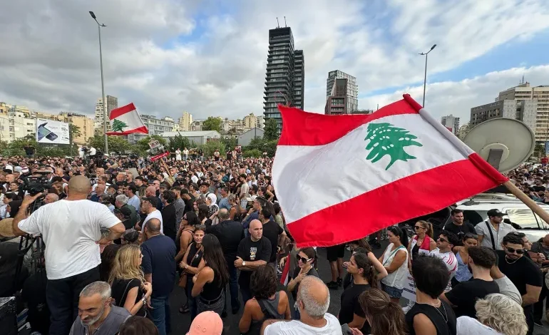 Sixième anniversaire de l’explosion du port de Beyrouth : une responsabilité toujours attendue et un Hezbollah affaibli