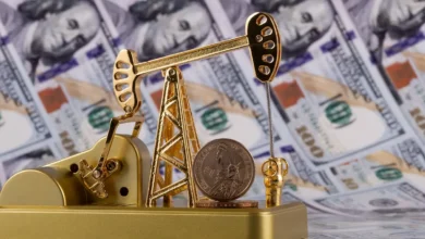 Approvisionnements alternatifs et stocks considérables empêchent le pétrole de franchir durablement les 100 dollars