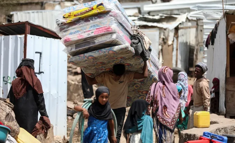 Exode massif dans l’ouest du Yémen : plus de 180 000 personnes déplacées en deux semaines