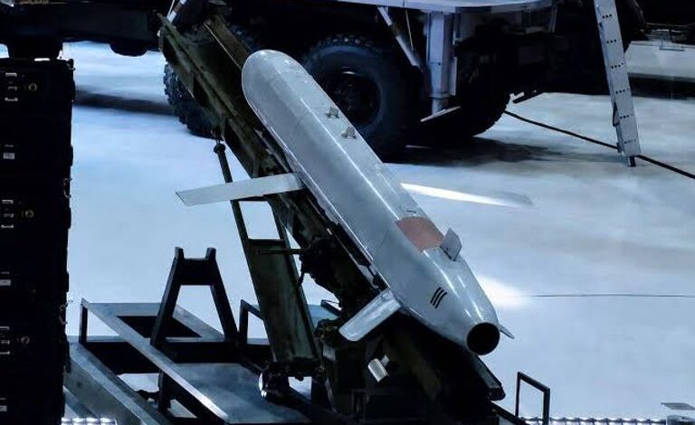 La Russie mise sur l’attrition : les missiles des pauvres et la stratégie de la confusion