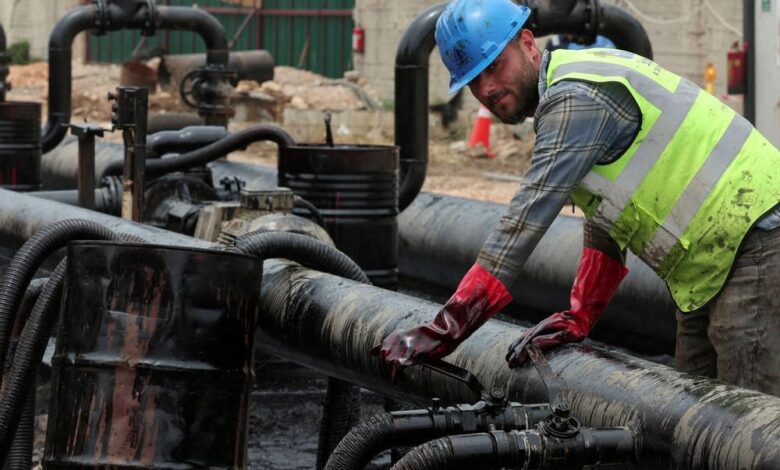 Les craintes de perturbation des approvisionnements poussent les prix du pétrole au-dessus de 100 dollars