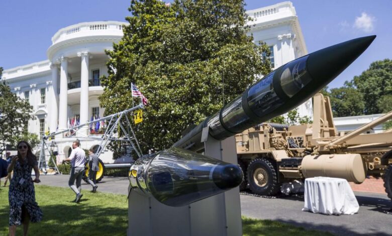 Washington accélère la production de missiles pour reconstituer ses stocks