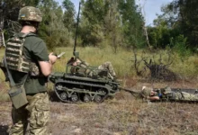 À la place des soldats, un robot amphibie rejoint le front pour livrer des munitions