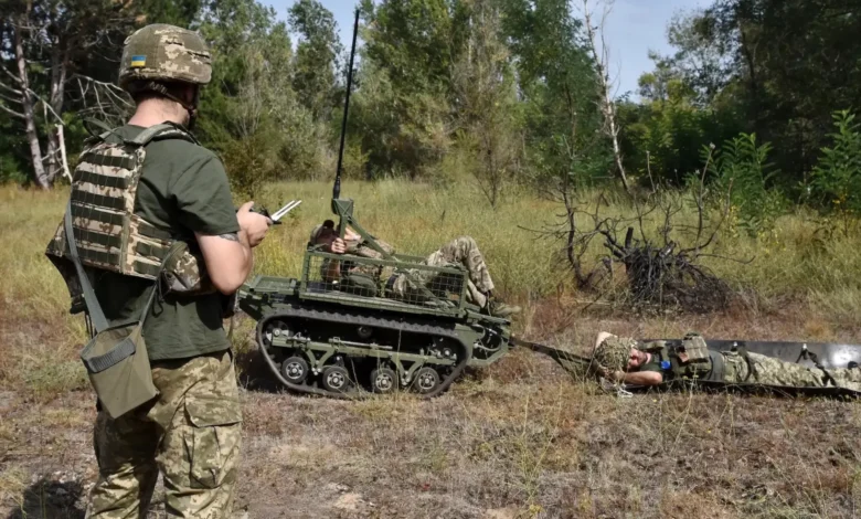 À la place des soldats, un robot amphibie rejoint le front pour livrer des munitions