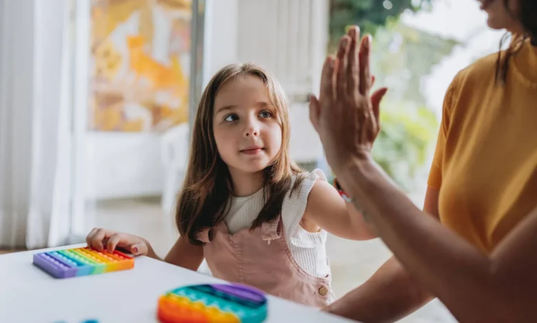 Autisme et ménopause : pourquoi les changements hormonaux peuvent-ils accentuer certains symptômes ?