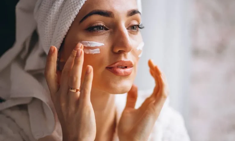 Crèmes anti-âge et épigénétique : peut-on réellement inverser le vieillissement de la peau ?