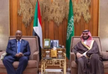 L’Arabie saoudite prolonge-t-elle la guerre au Soudan en approvisionnant l’armée ? Des interrogations sur les armes, l’influence et les espoirs de victoire militaire