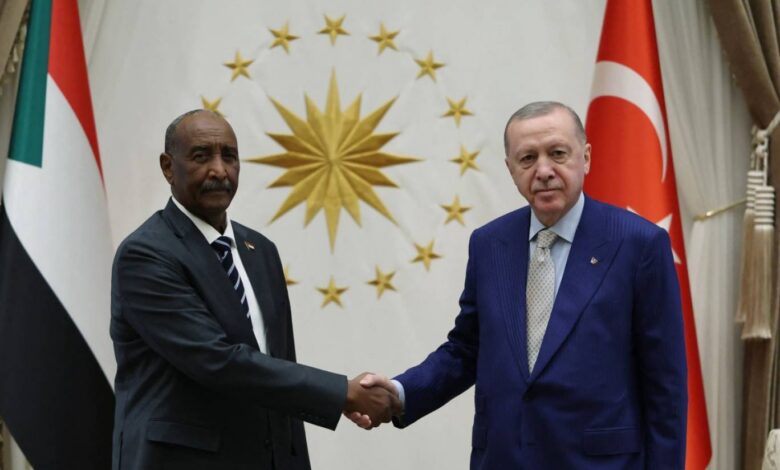 La Turquie alimente la guerre au Soudan avec des drones et des armes et mise sur une victoire d’al-Burhan