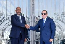 La guerre au Soudan soulève des questions sur un éventuel accord entre al-Sissi et al-Burhan : un soutien militaire en échange d’influence et de ressources ?