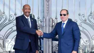La guerre au Soudan soulève des questions sur un éventuel accord entre al-Sissi et al-Burhan : un soutien militaire en échange d’influence et de ressources ?