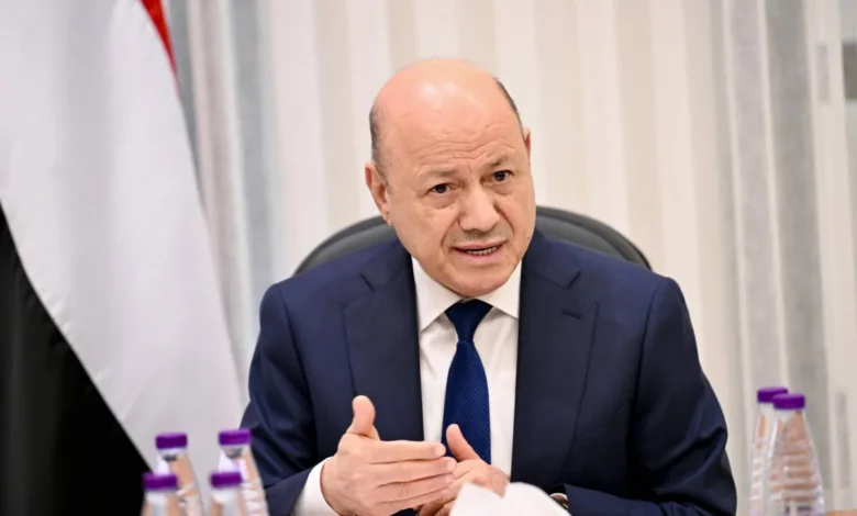 Les Houthis annoncent avoir pris le contrôle de la résidence de Rachad Al-Alimi dans sa région natale de Taëz