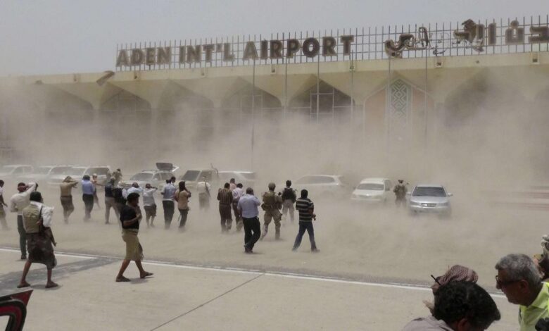 Les Houthis ciblent l’aéroport d’Aden pour la troisième fois en un mois : une escalade menace une infrastructure civile vitale