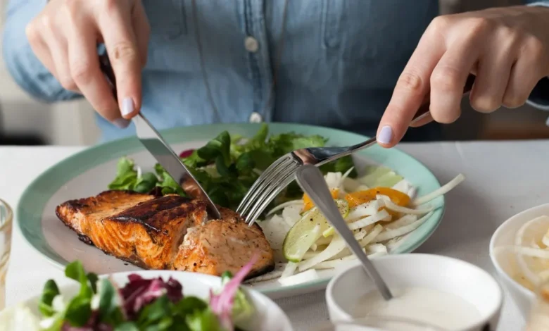 Manger juste avant de dormir : quels effets sur la glycémie ?