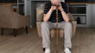 Pourquoi l’équilibre devient-il plus difficile avec l’âge ? Les mécanismes à connaître pour préserver sa stabilité