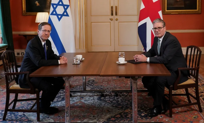Royaume-Uni et Israël : sept diplomates maintenus et un compromis qui reporte la confrontation après les élections