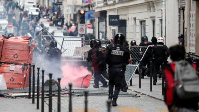 Une encre invisible pour suivre les manifestants à la trace !